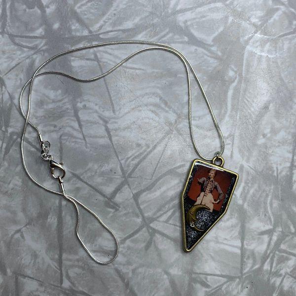 Bowie: Singing David Bowie Triangle with Moon 2