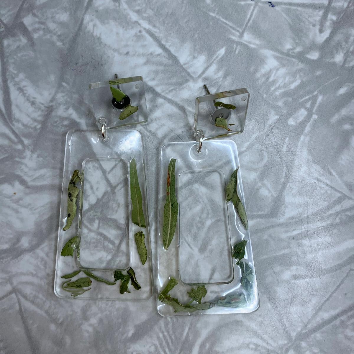 Green Leaf Odd Rectangle Earrings